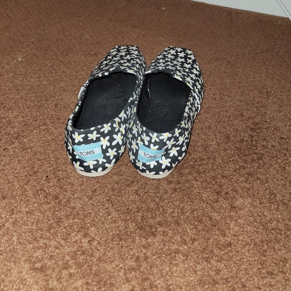 NWOT Toms Floral Slip-On Shoes - Picture 4 of 7